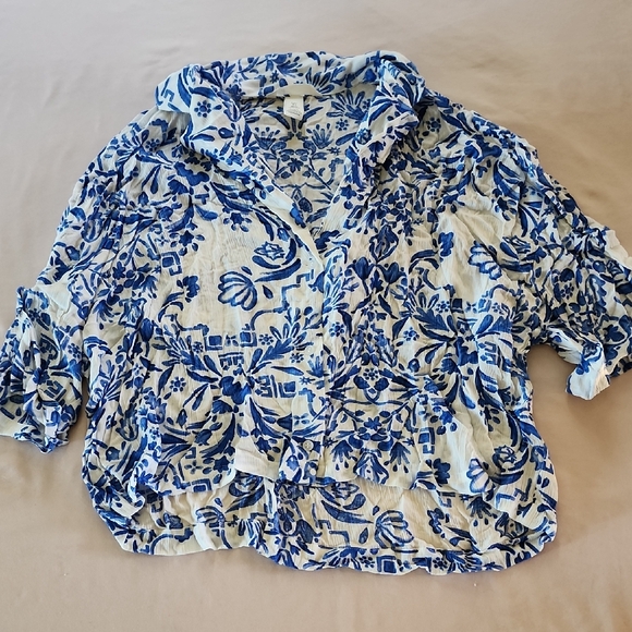 H&M Blue and White Patterned Blouse - Picture 1 of 5